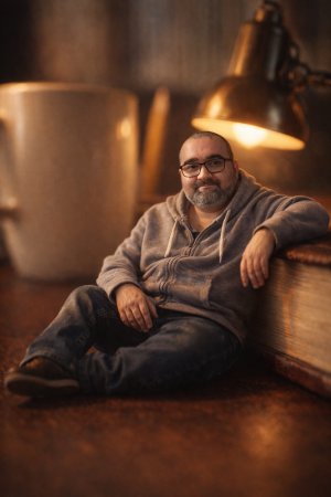 Omul mic, gândurile mari